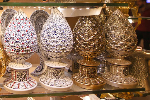 decorative-ornaments-grand-bazaar.jpg - Decorative ornaments in a shop window at the Grand Bazaar in Istanbul. 