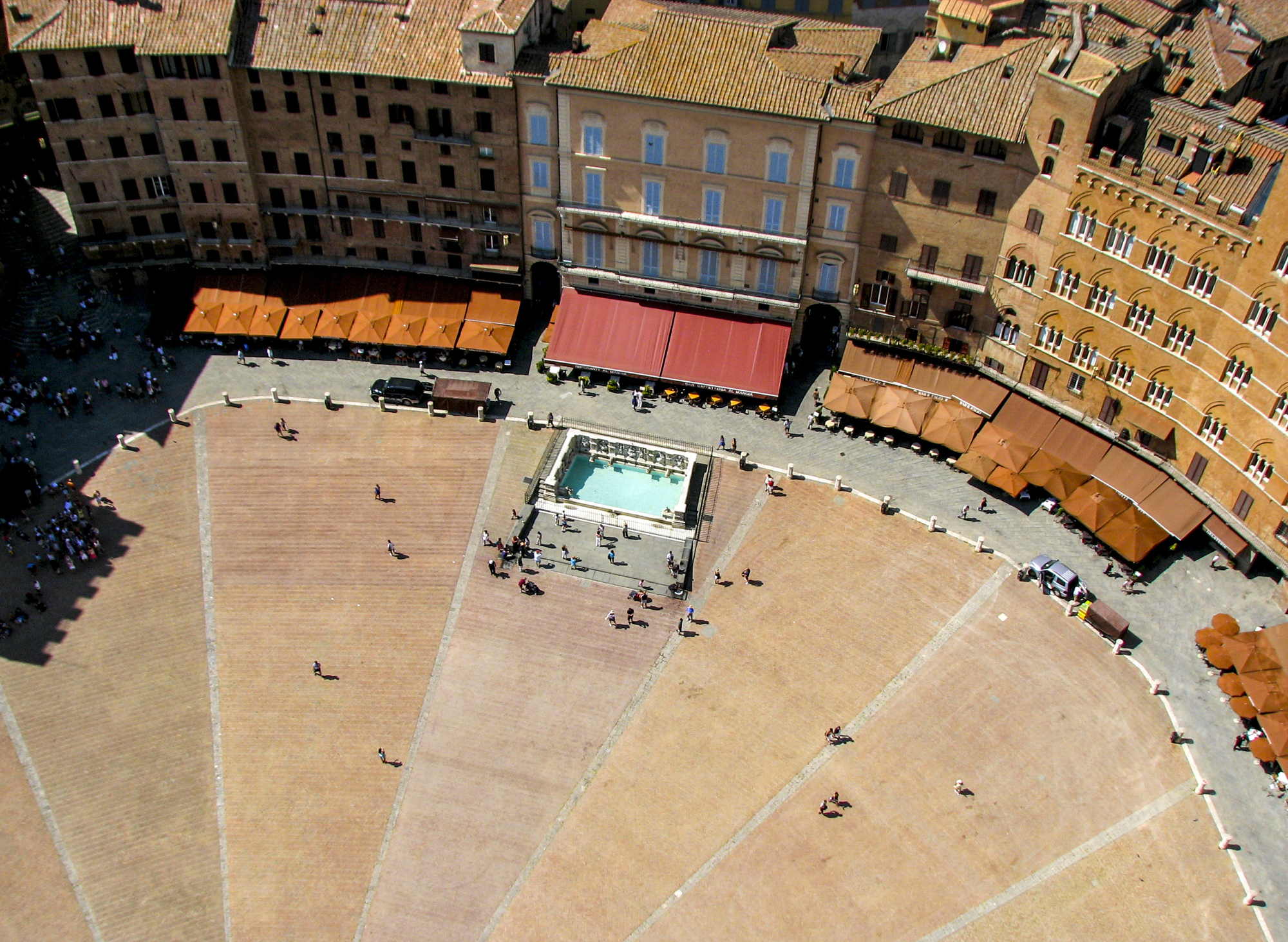 Piazza del campo di Andrea Calò