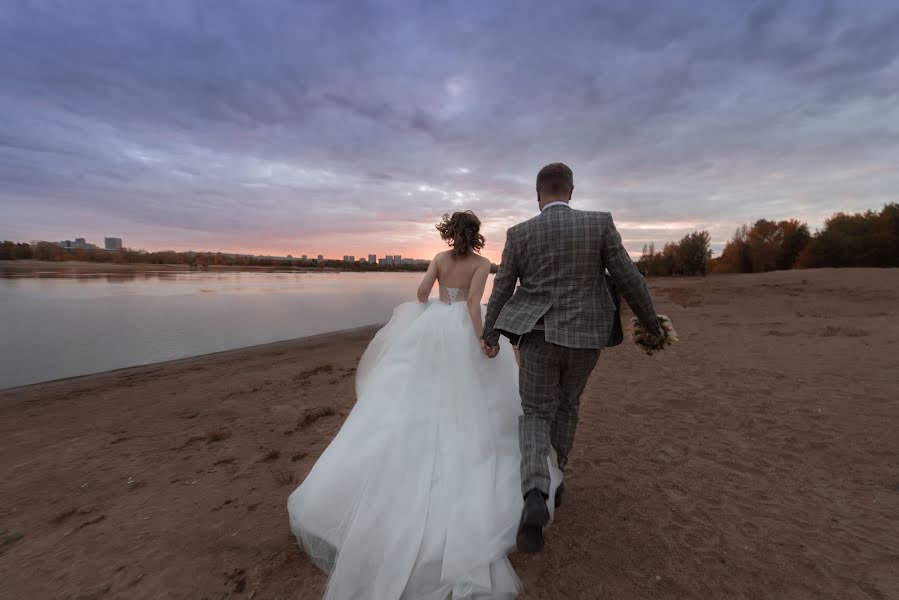 Fotografo di matrimoni Elena Kuzina (lkuzina). Foto del 4 ottobre 2022