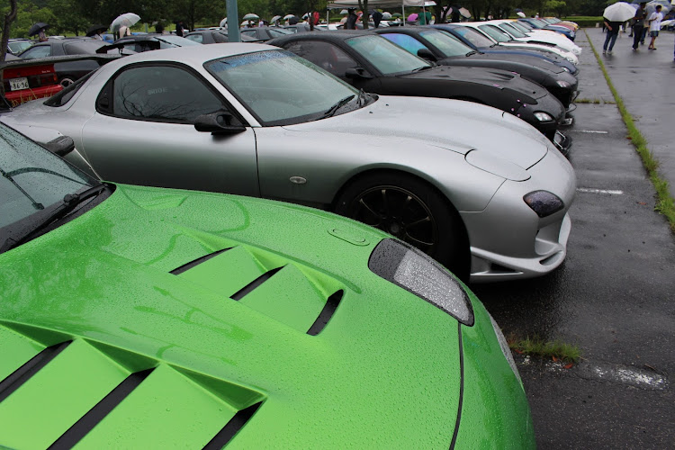 RX-7のSEVEN-LIVES・広島ロータリーミーティング・せら夢公園・マツダミュージアムに関するカスタム事例の投稿画像2枚目