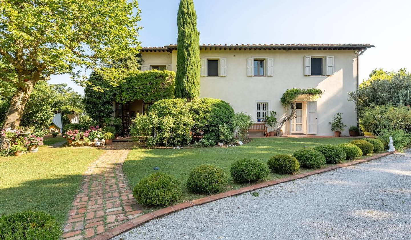 Villa avec piscine et jardin Montopoli in Val d'Arno