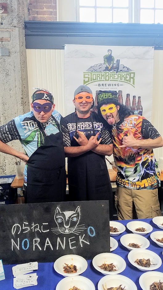 Snackdown 2018 pairing of Noraneko/Stormbreaker brought together XO Beef Jerky with Stormbreaker's When I Froot, I Froot For The... Mango Guava Fruit beer