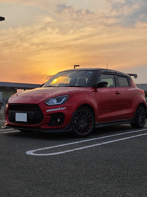 スイフトスポーツの福岡・ドライブ・モンスタースポーツ・屋上に関するカスタム事例の投稿画像3枚目