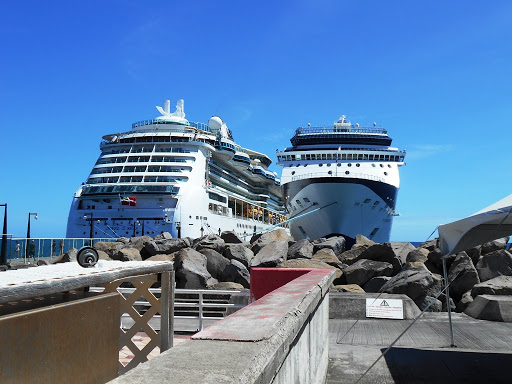 Ships in St. Kitts.JPG - 