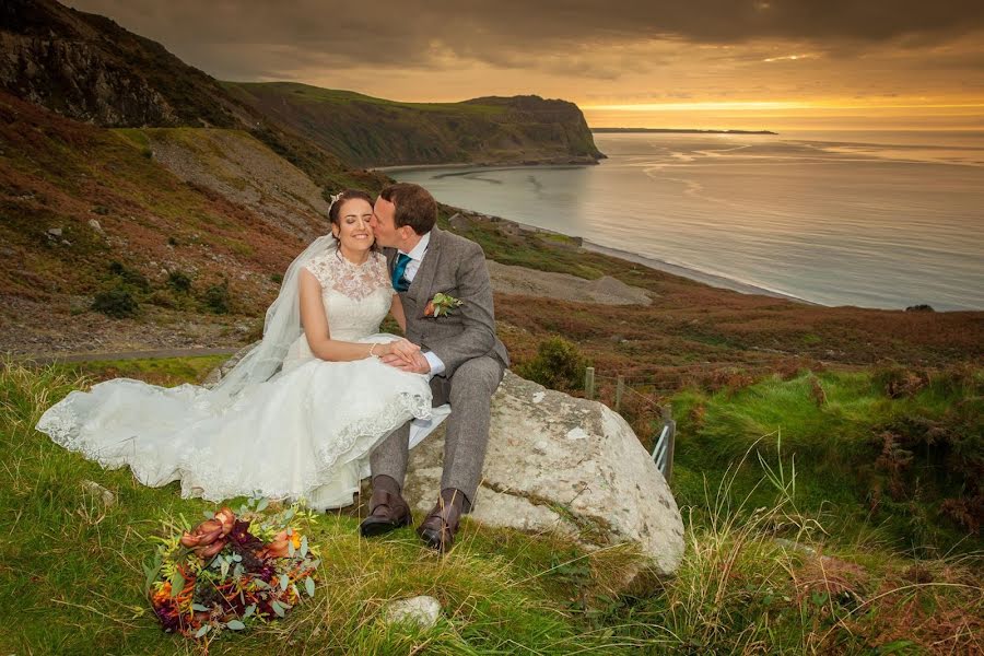 Fotografo di matrimoni Ceri Llwyd (ceri). Foto del 2 luglio 2019