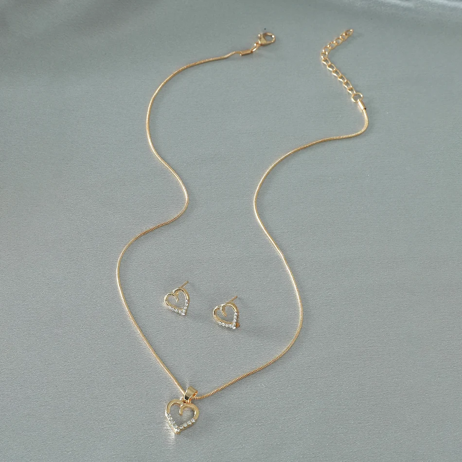 Ensemble collier et boucles d'oreilles cœur pêche zircon, métal simple. Chaîne de pull élégante, cadeau parfait.