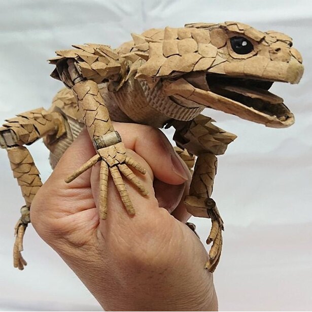 野生のプロがいる アルマジロトカゲ ドラゴン フル稼働 の段ボールアートが醸す 生物感 Trill トリル