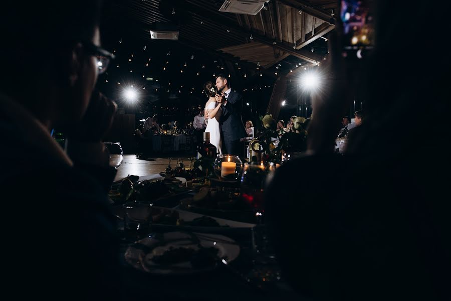 Fotografo di matrimoni Dima Unik (dimaunik). Foto del 23 aprile 2020