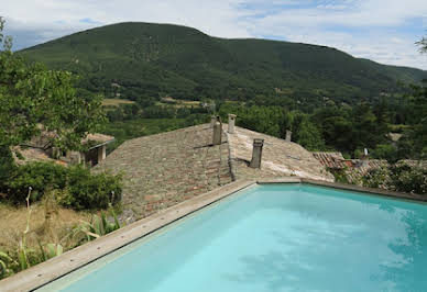 House with pool and garden 2