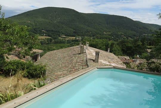 Maison avec piscine et jardin