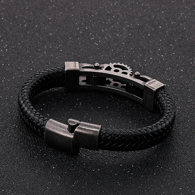 Heren titanium stalen motoruitrusting gevlochten lederen armband. Robuust en stijlvol accessoire voor motorrijders. Duurzaam ontwerp en veilig.