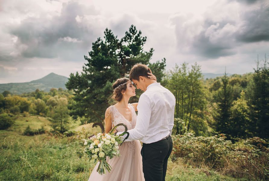 Fotógrafo de casamento Tetiana Thiel (tanyaivanova). Foto de 3 de abril 2020