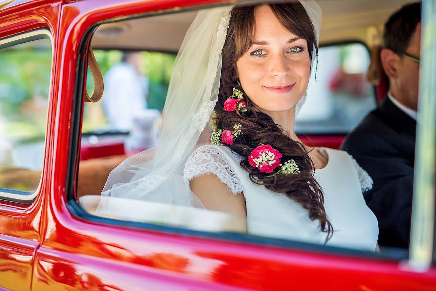 Fotógrafo de casamento Alexander Alexander Uhrin (uhrinalexander). Foto de 16 de abril 2019