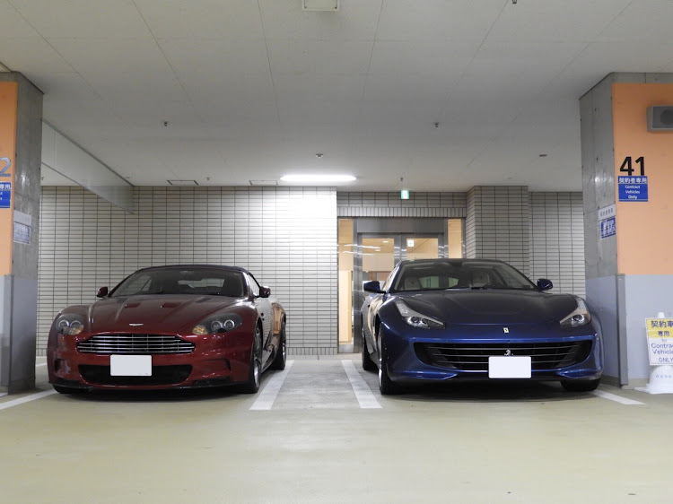 ぬま-GTEさんが投稿したフェラーリ・bmw・高級車・大黒PA・東京に関するカスタム事例の投稿画像6枚目