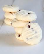 Gluten Free Meltaway Cookies (& Bunny Cookies for Easter!) was pinched from <a href="http://glutenfreeonashoestring.com/gluten-free-meltaway-cookies/" target="_blank">glutenfreeonashoestring.com.</a>