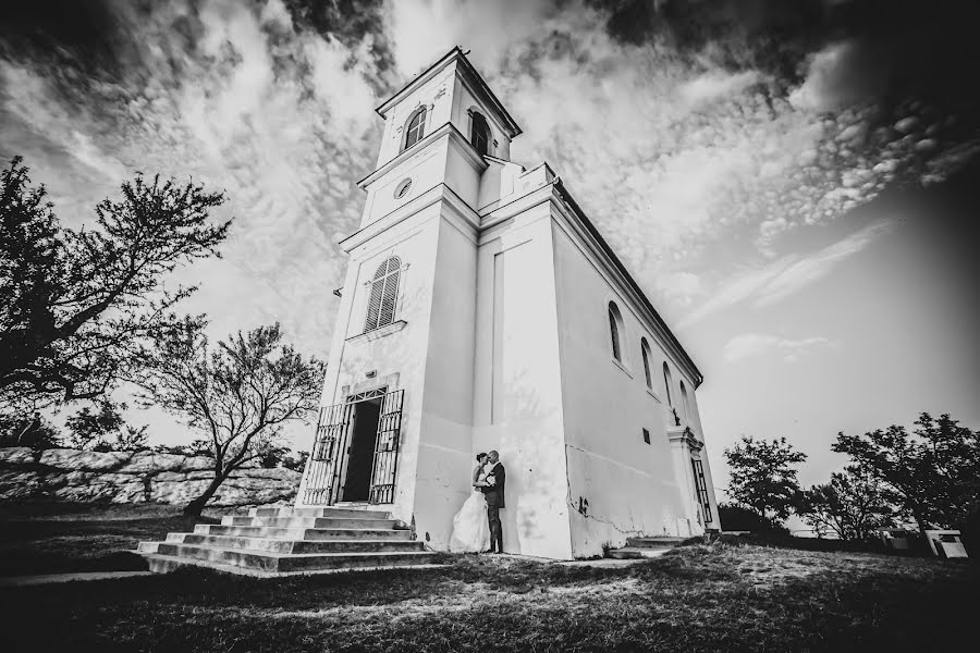 Wedding photographer Zoltán Kiss (gadgetfoto). Photo of 31 January 2021