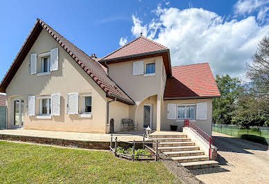 Maison avec piscine et terrasse 13