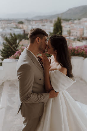 Fotografo di matrimoni Sorin And Patricia (sirbusorin). Foto del 2 aprile 2022