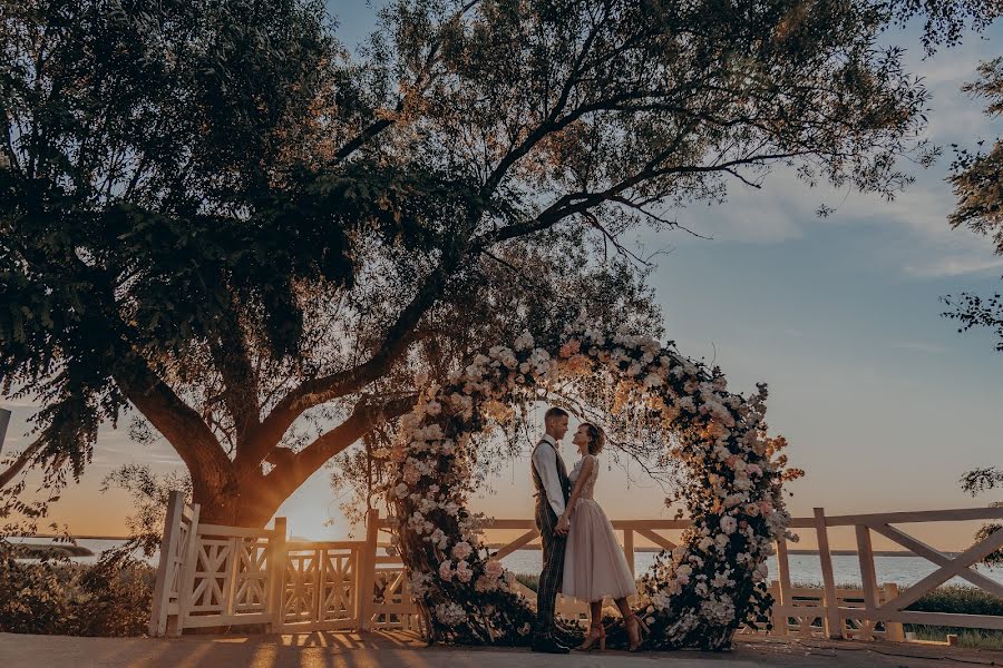 Fotógrafo de casamento Aleksandra Lovcova (alexandriaria). Foto de 11 de julho 2019