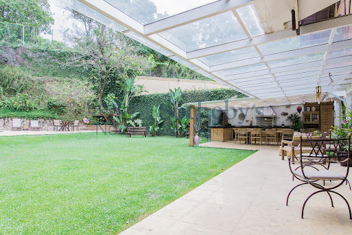 Maison avec piscine et terrasse 2