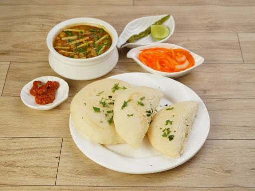 Chole Kulcha