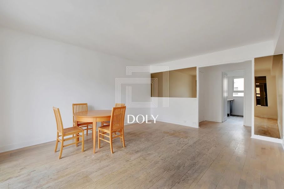 Location  appartement 3 pièces 66 m² à Paris 18ème (75018), 2 675 €