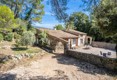 Maison avec piscine et terrasse 8