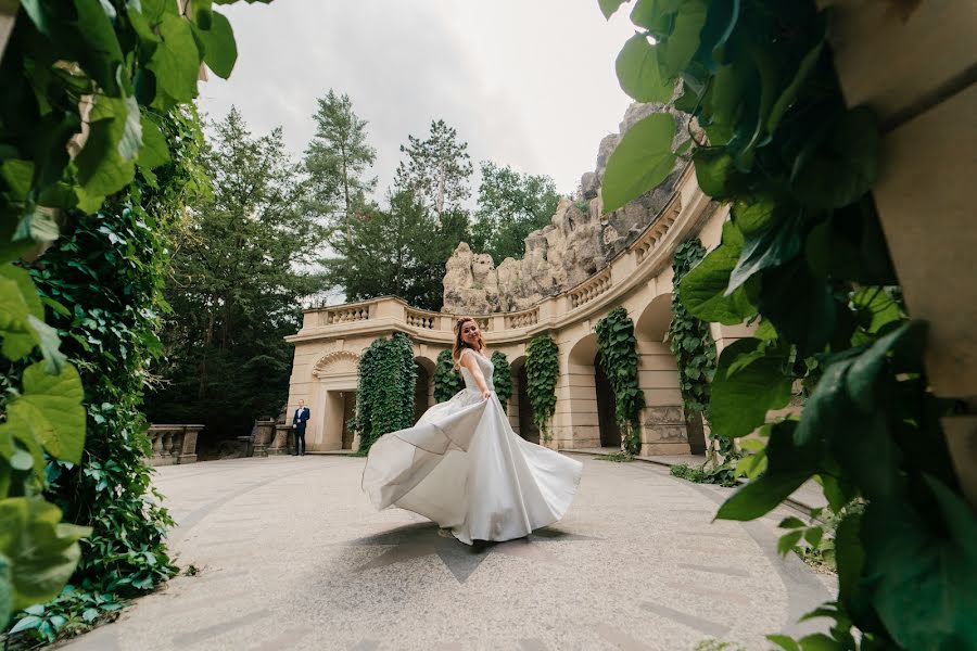 Wedding photographer Darya Adamova (dachenka). Photo of 1 October 2019