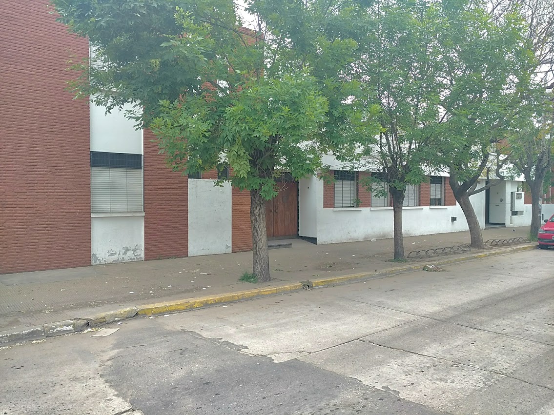 Frente del colegio que tomó la drástica decisión por el video, que habría sido grabado en partes en el interior del colegio