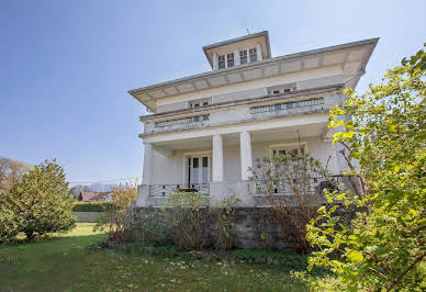 House with garden 2