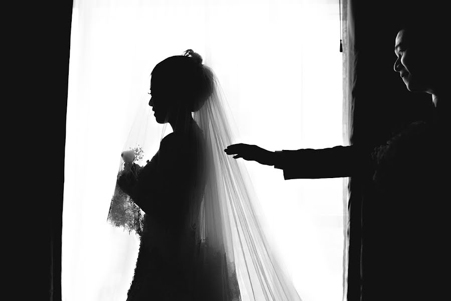 Fotógrafo de casamento Hendra Lesmana (hendralesmana). Foto de 7 de dezembro 2015