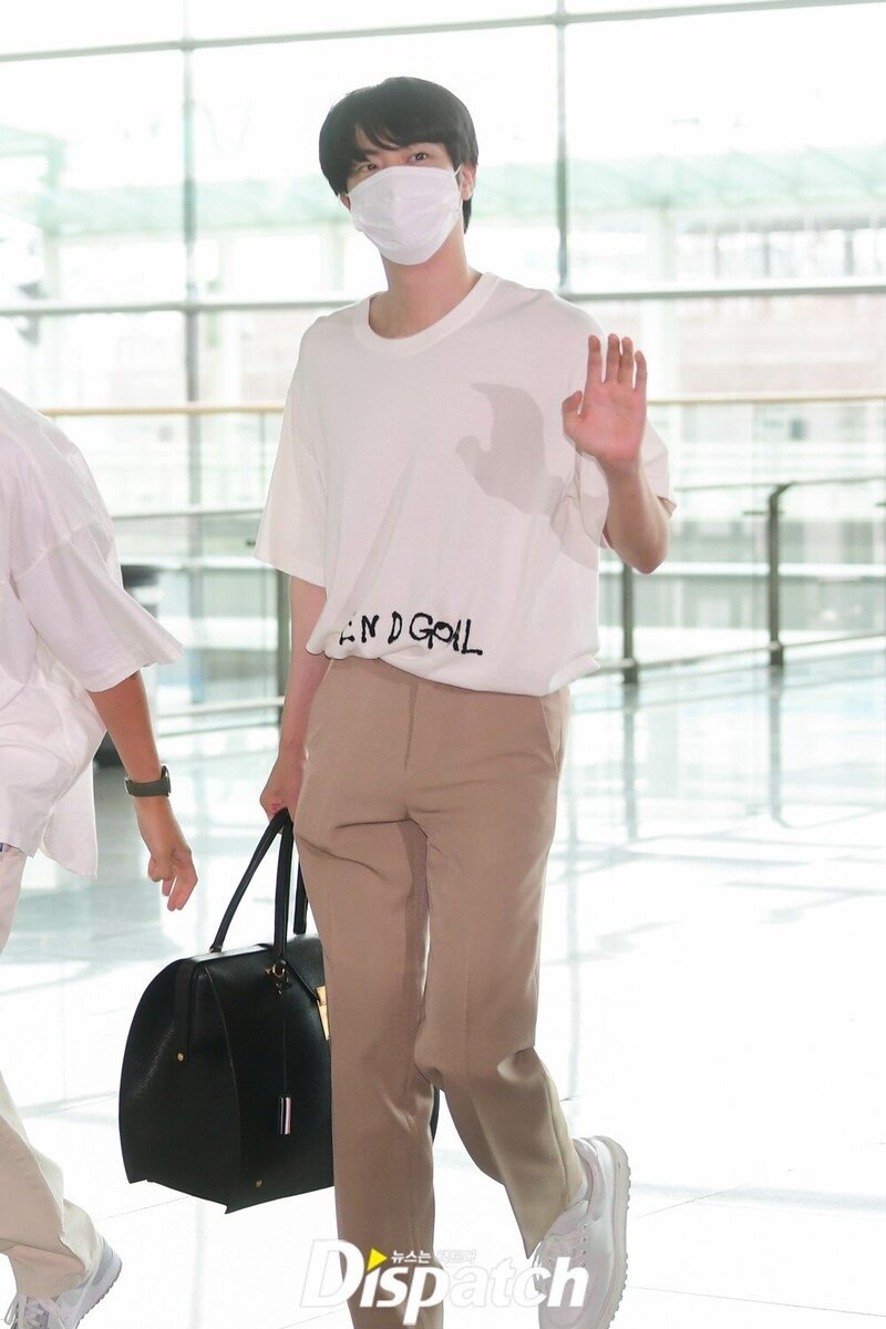 220529 BTS J-Hope at Incheon International Airport Departing for