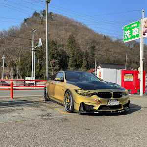 M4 クーペ F82