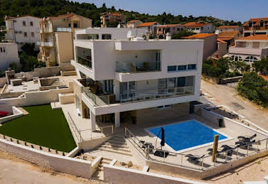 House with pool and terrace 15