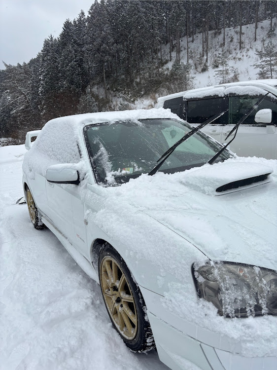 インプレッサ WRX STIのゆきまみれ・まだまだ寒いに関するカスタム事例の投稿画像1枚目