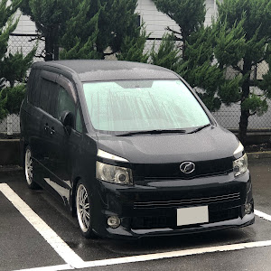 ヴォクシー ZRR70W