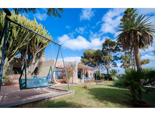 House with pool and terrace 3