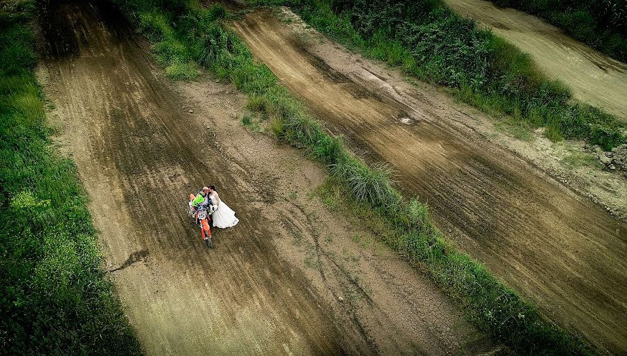 Fotógrafo de bodas Dionisios Bertsos (studiobertsos). Foto del 4 de junio 2019