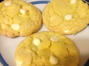 Lemon White Chocolate Chip Cookie