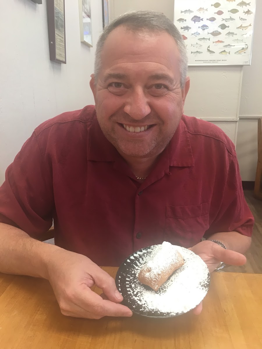 Beignets are NOT gluten free.  But hubby said they were great.