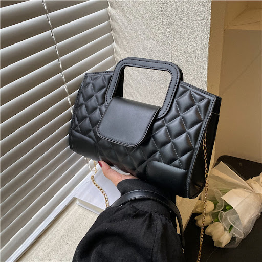 Title 8, Lattice Chain Shoulder Slung Portable Small Squ...