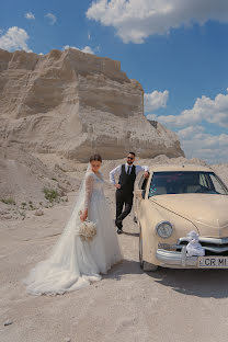 Wedding photographer Cristina Melenciuc (cristinamelenciu). Photo of 25 April 2023