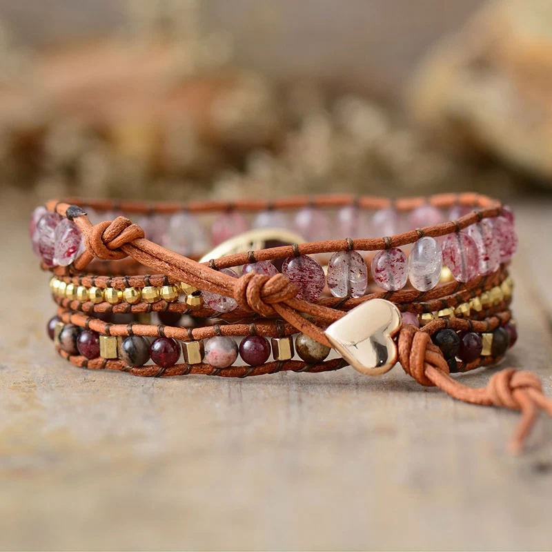Pulseira de contas tecidas à mão, personalidade fashion. Adicione um toque artesanal e estiloso ao seu visual com este acessório exclusivo.