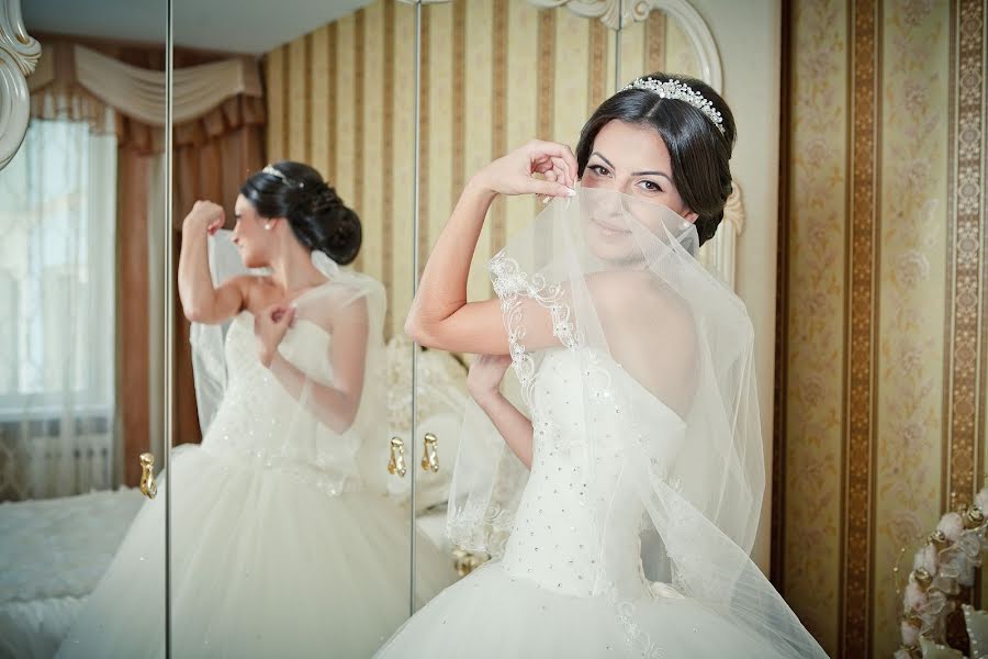 Wedding photographer Sos Khocanyan (armstudio). Photo of 16 October 2013