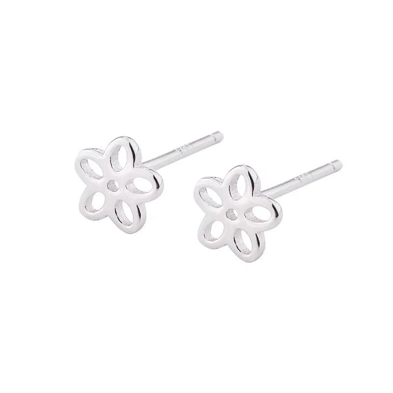 Vrouwen eenvoudige kleine bloem holle mini oorstekers, stijlvol en lichtgewicht, perfect voor dagelijks gebruik, een subtiele touch.