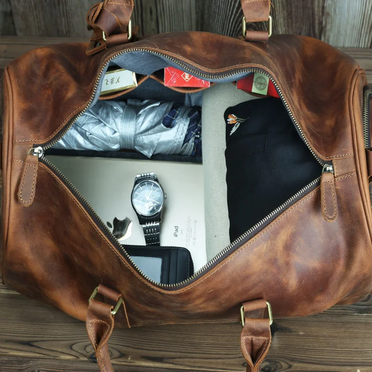 Muška putna torba od vintage Crazy Horse kože velikog kapaciteta. Idealna za putovanja, vikende i avanture. Izdržljiva i elegantna.