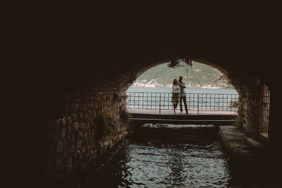 Düğün fotoğrafçısı Milica And Nebojsa Mrdja (nebojsamrdja). 12 Eylül 2017 fotoları