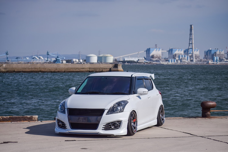 スイフトスポーツのzc32s・スイフトスポーツ・IGLOO・BRAINTEC・スイフトに関するカスタム事例の投稿画像1枚目