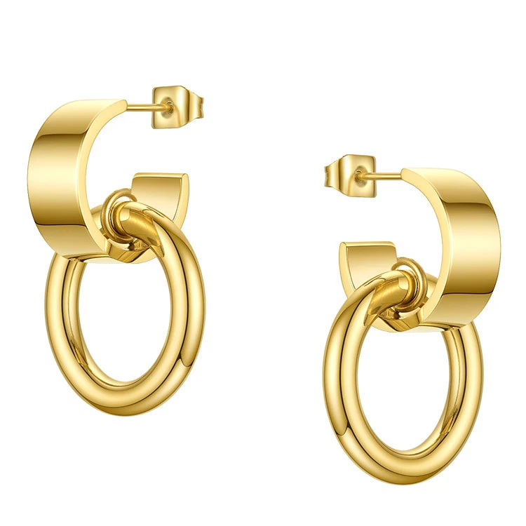 18K goud titanium stalen oorbellen, glanzende C-vormige kleine oorhangers in Europese en Amerikaanse stijl voor een stijlvolle look.