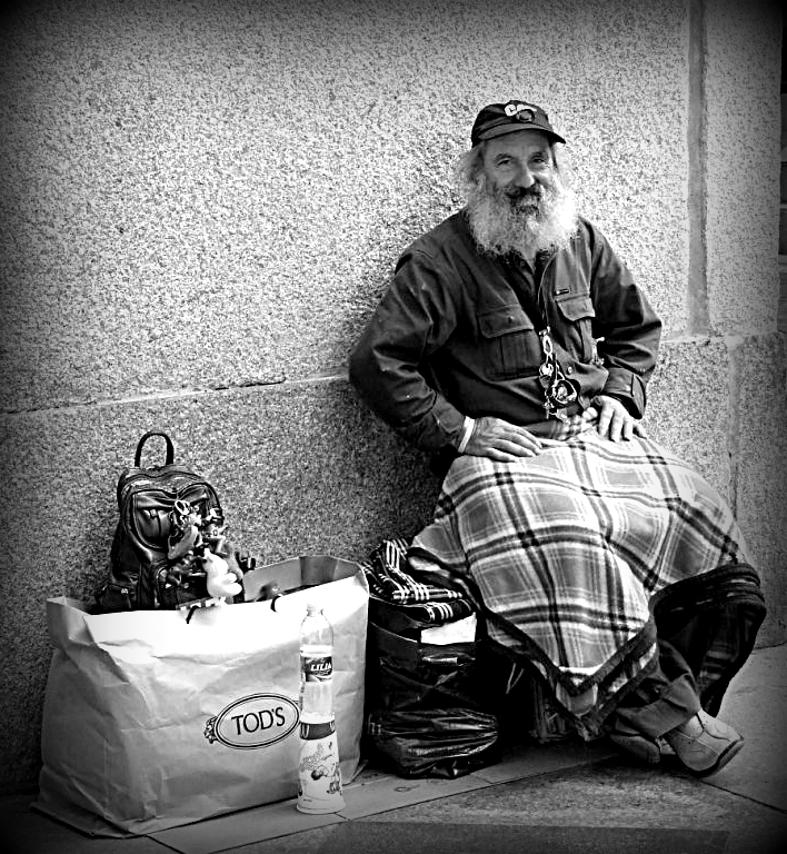 Sorrido in faccia alla solitudine di pascalinaclaudiu